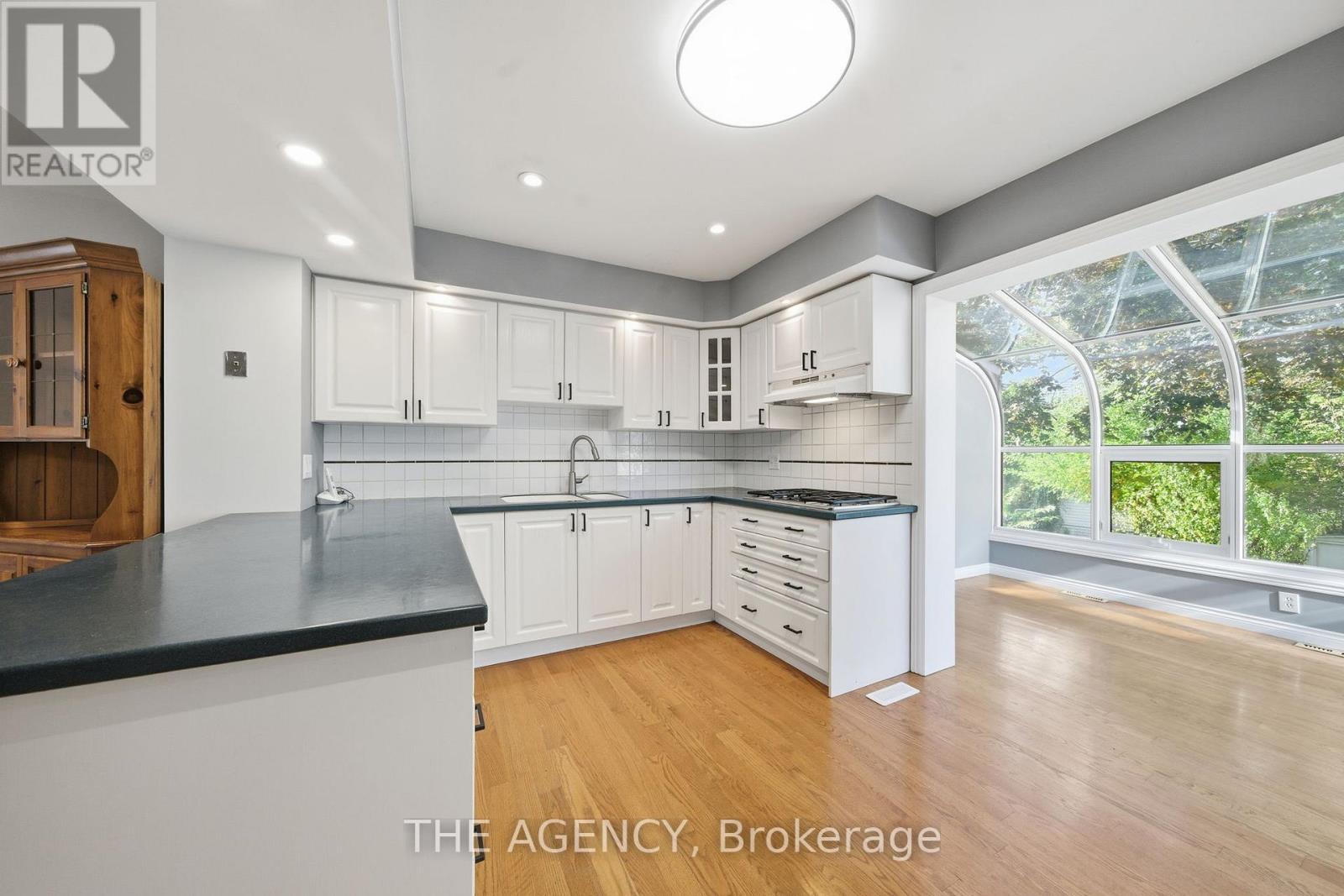 8a Maryland Boulevard, Toronto, Ontario  M4C 5C9 - Photo 7 - E12487856