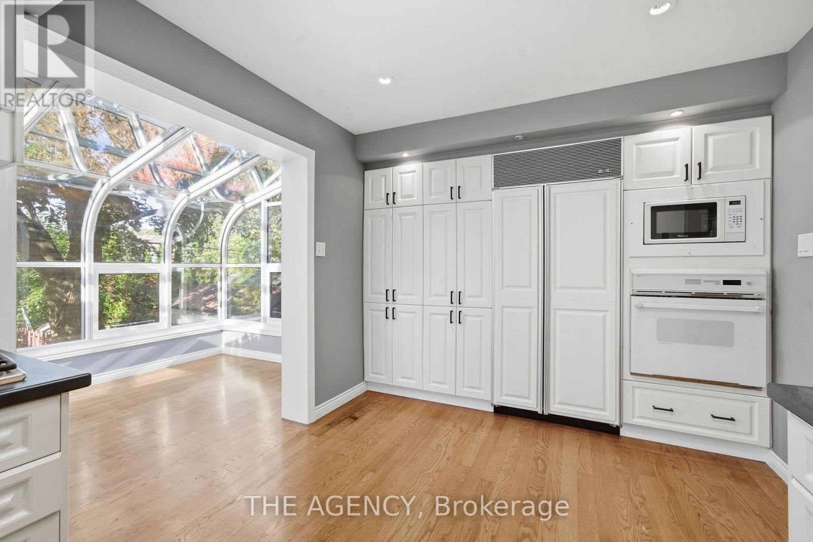 8a Maryland Boulevard, Toronto, Ontario  M4C 5C9 - Photo 8 - E12487856