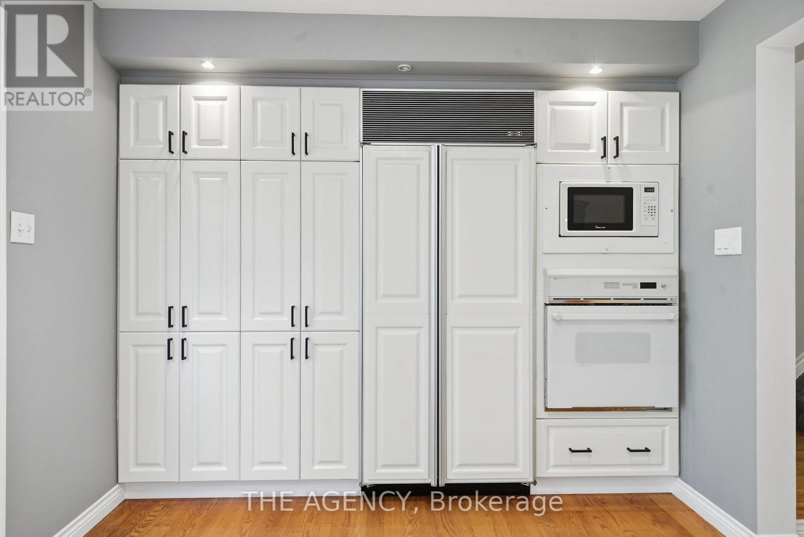 8a Maryland Boulevard, Toronto, Ontario  M4C 5C9 - Photo 9 - E12487856