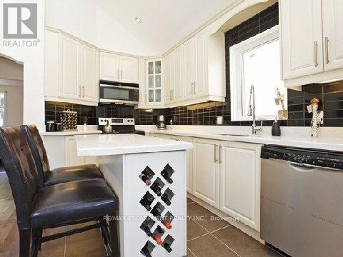 166 Gledhill Avenue, Toronto, Ontario  M4C 5L1 - Photo 3 - E12487984