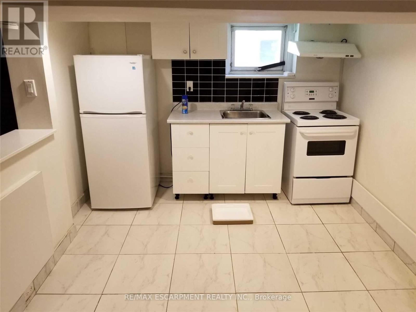 166 Gledhill Avenue, Toronto, Ontario  M4C 5L1 - Photo 8 - E12487984