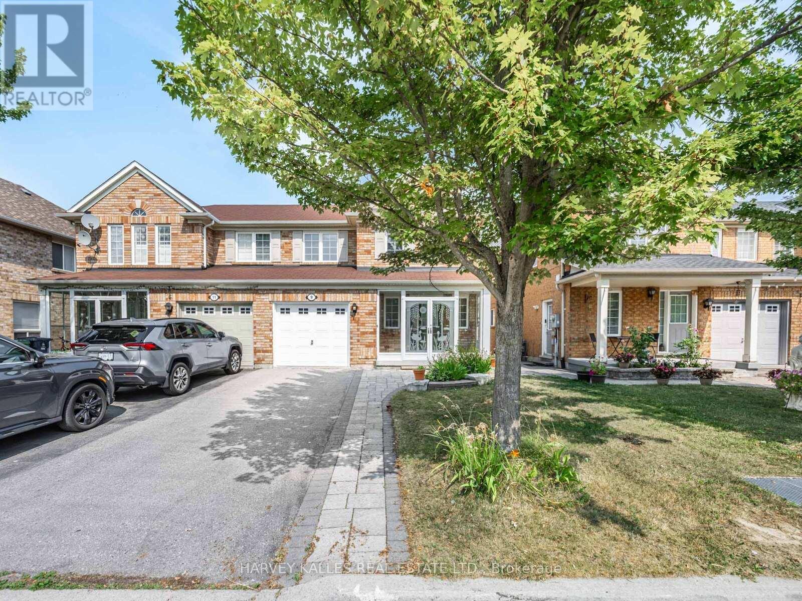 9 Bobcat Terrace, Toronto, Ontario  M1B 6G5 - Photo 2 - E12487996