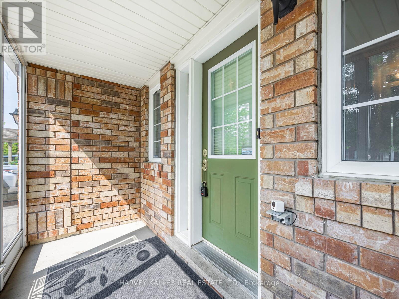 9 Bobcat Terrace, Toronto, Ontario  M1B 6G5 - Photo 3 - E12487996