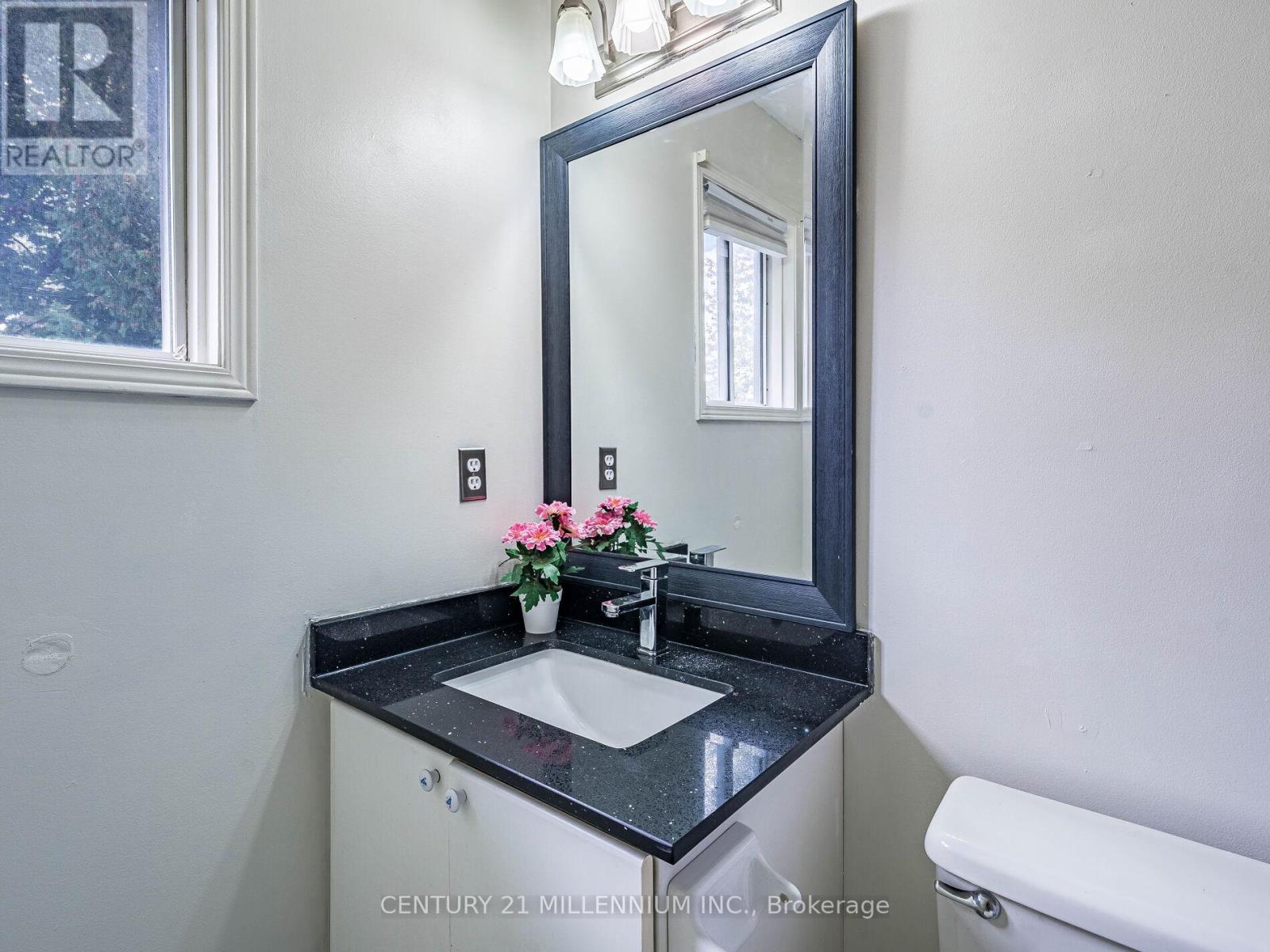 425 Elmwood Court, Oshawa, Ontario  L1G 7X8 - Photo 14 - E12488018