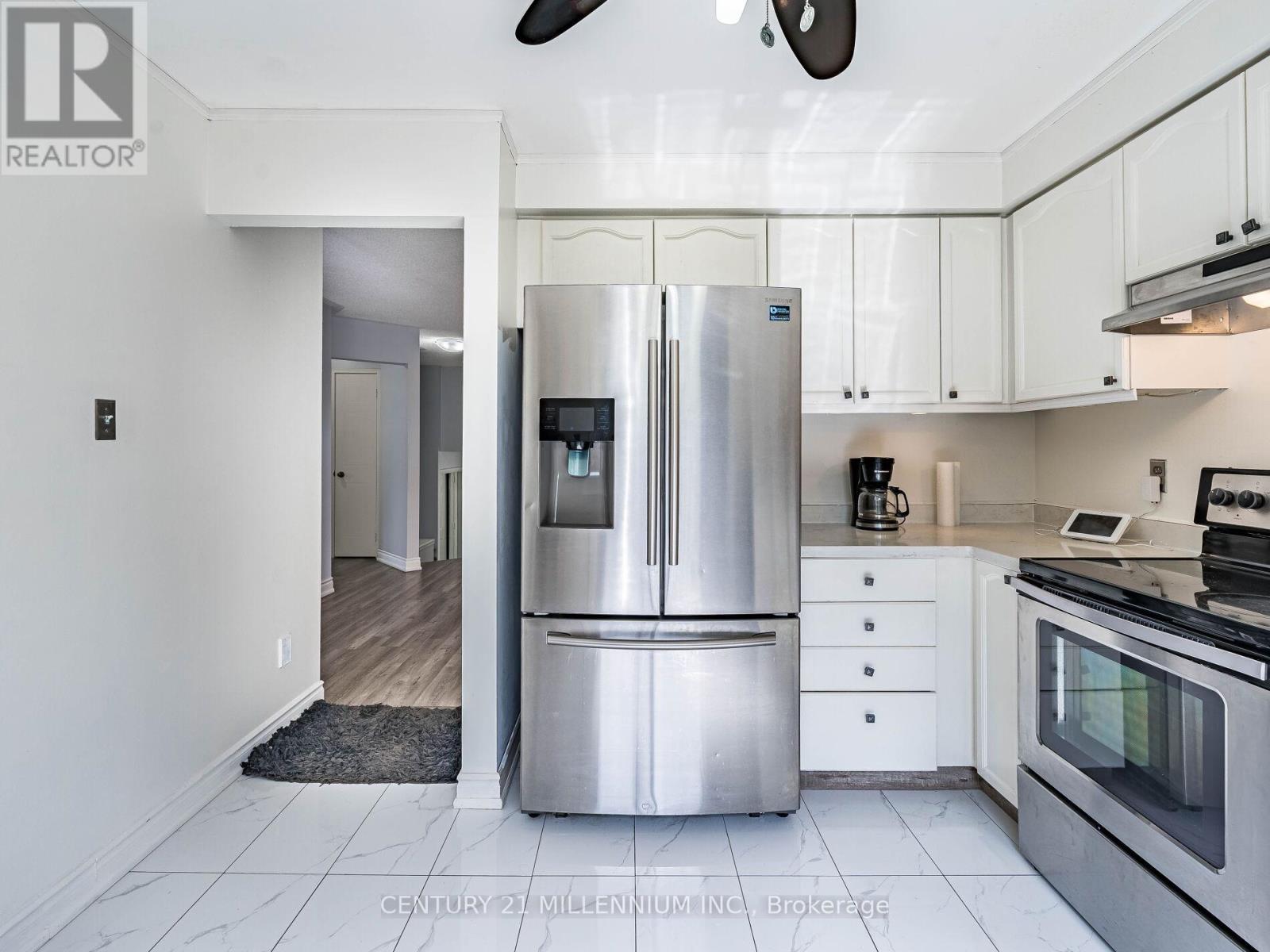 425 Elmwood Court, Oshawa, Ontario  L1G 7X8 - Photo 9 - E12488018