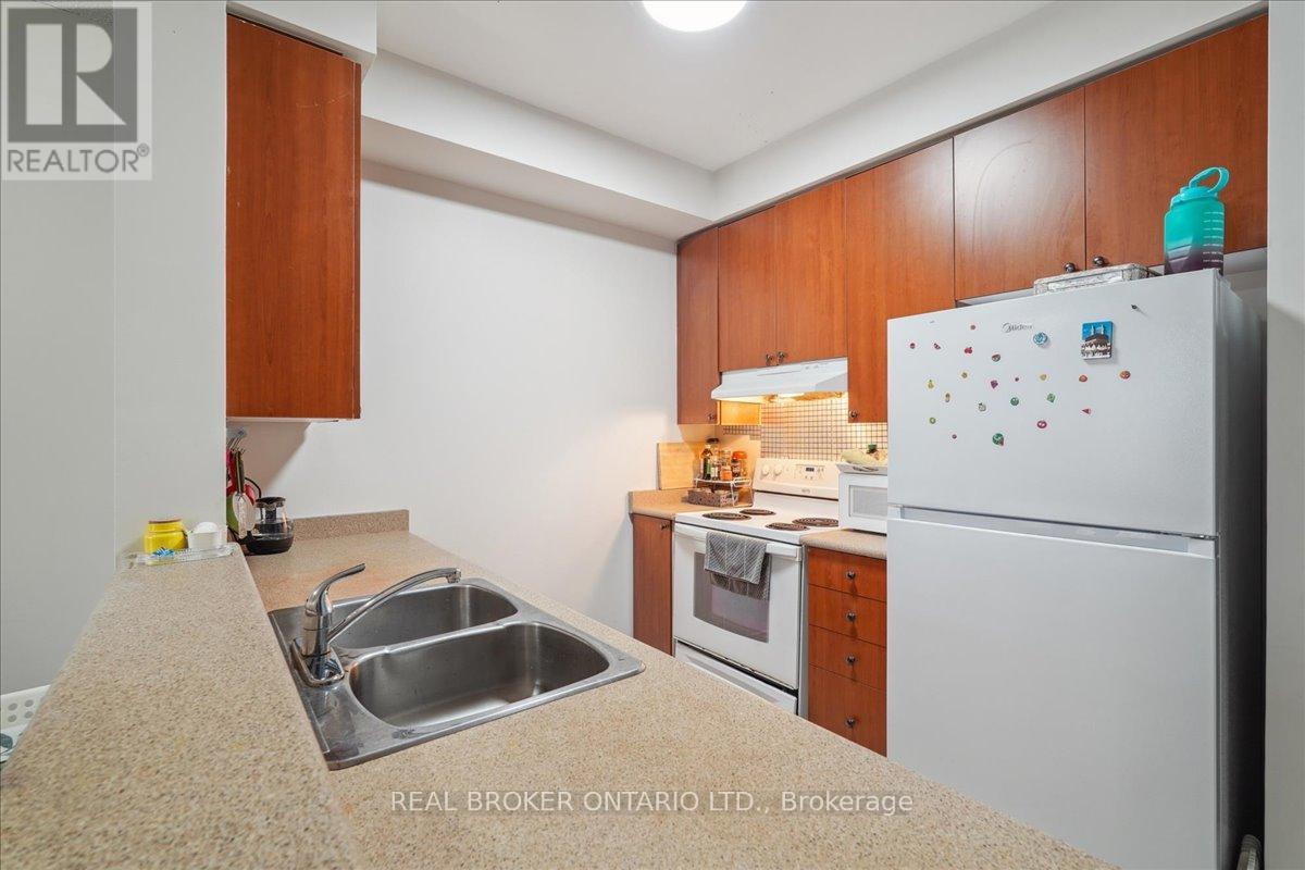 926 - 3650 Kingston Road, Toronto, Ontario  M1M 3X9 - Photo 11 - E12488020
