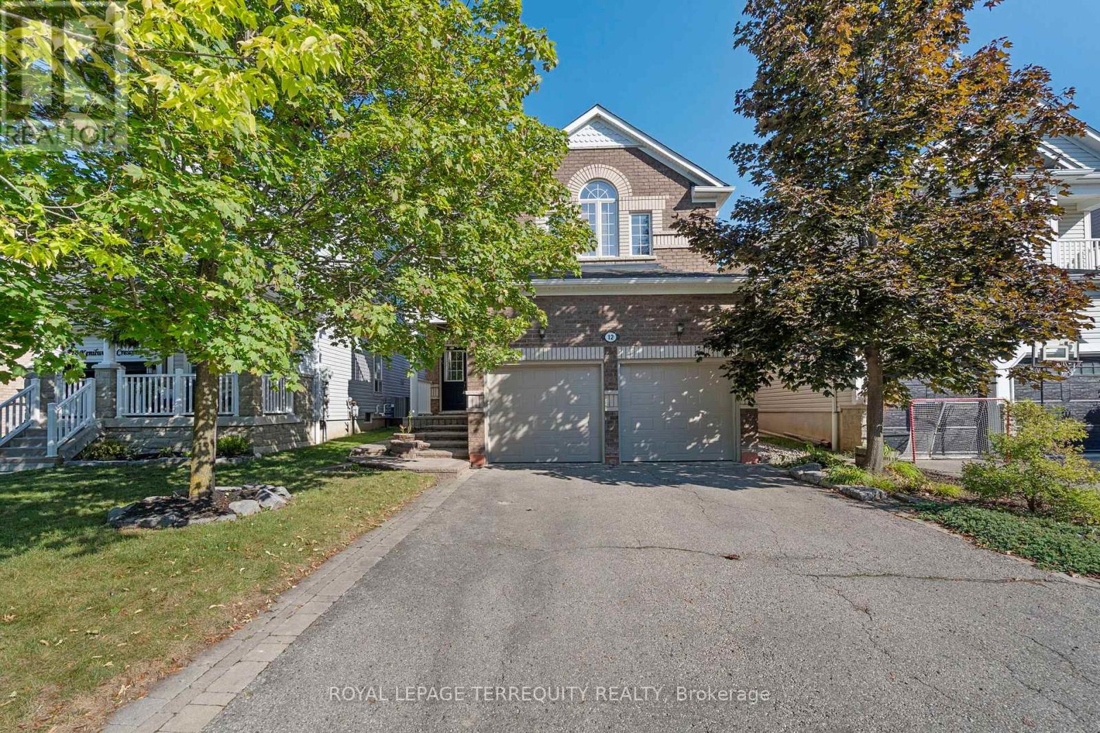 12 Kenilworth Crescent, Whitby, Ontario  L1M 2M7 - Photo 2 - E12488044