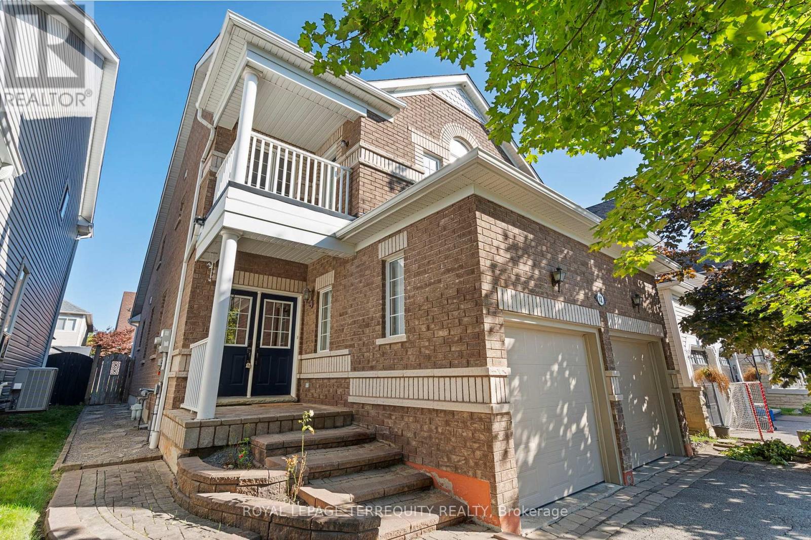 12 Kenilworth Crescent, Whitby, Ontario  L1M 2M7 - Photo 3 - E12488044