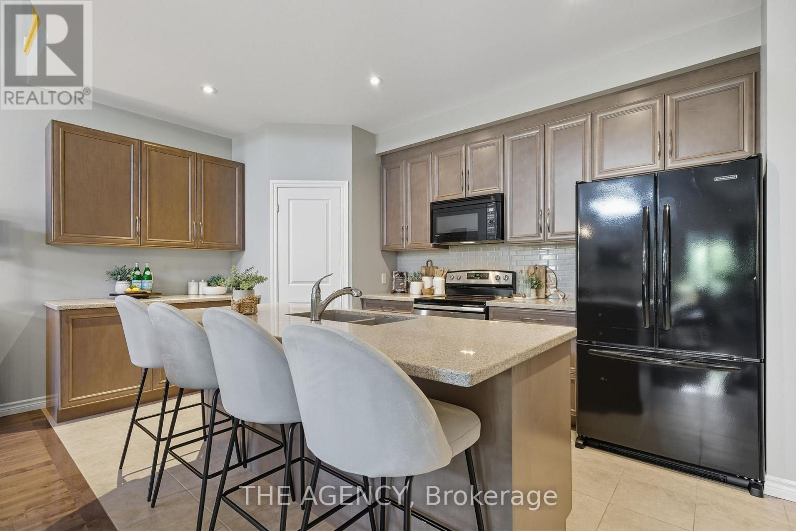 15 Carl Raby Street, Clarington, Ontario  L1C 3K7 - Photo 10 - E12488046