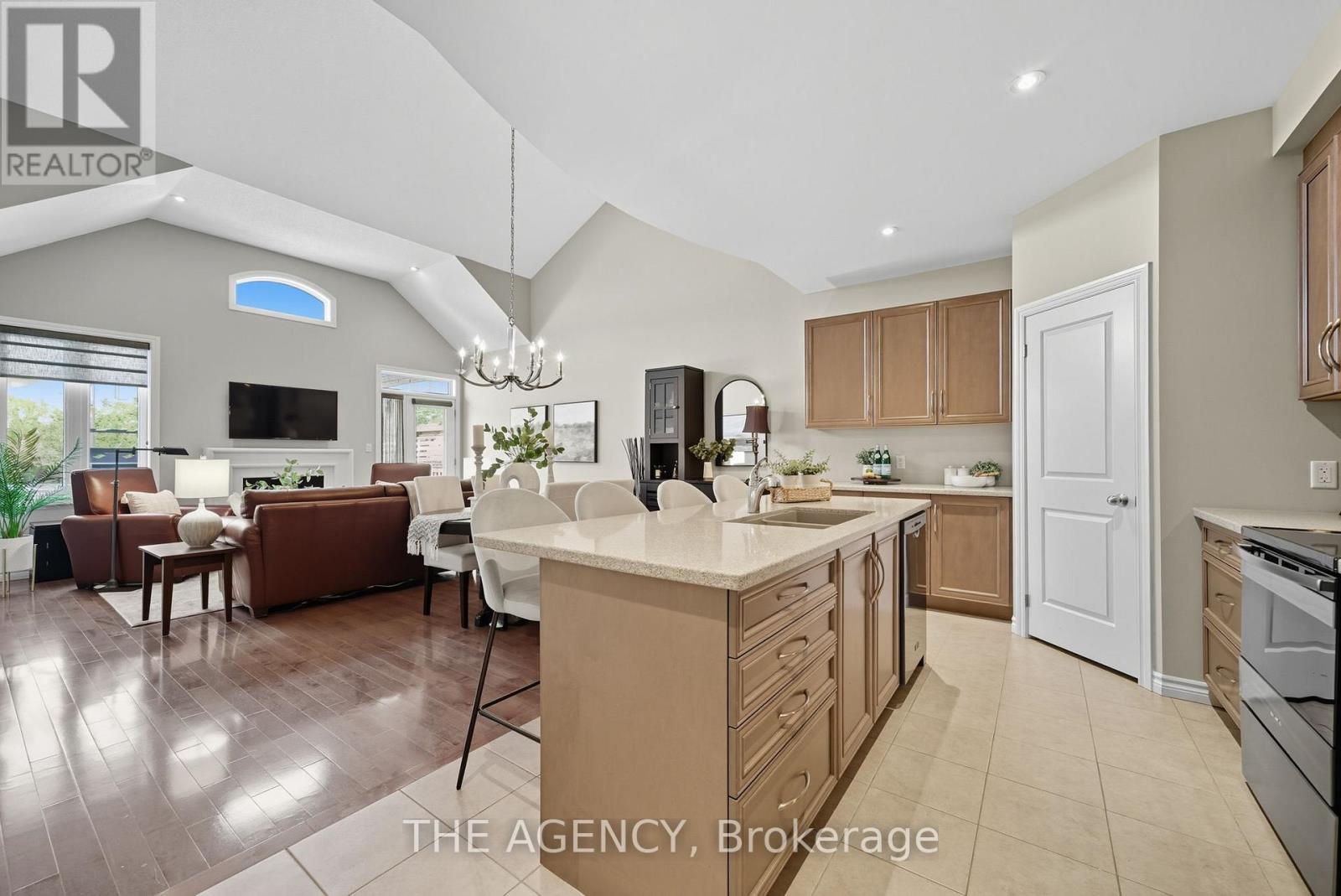 15 Carl Raby Street, Clarington, Ontario  L1C 3K7 - Photo 8 - E12488046