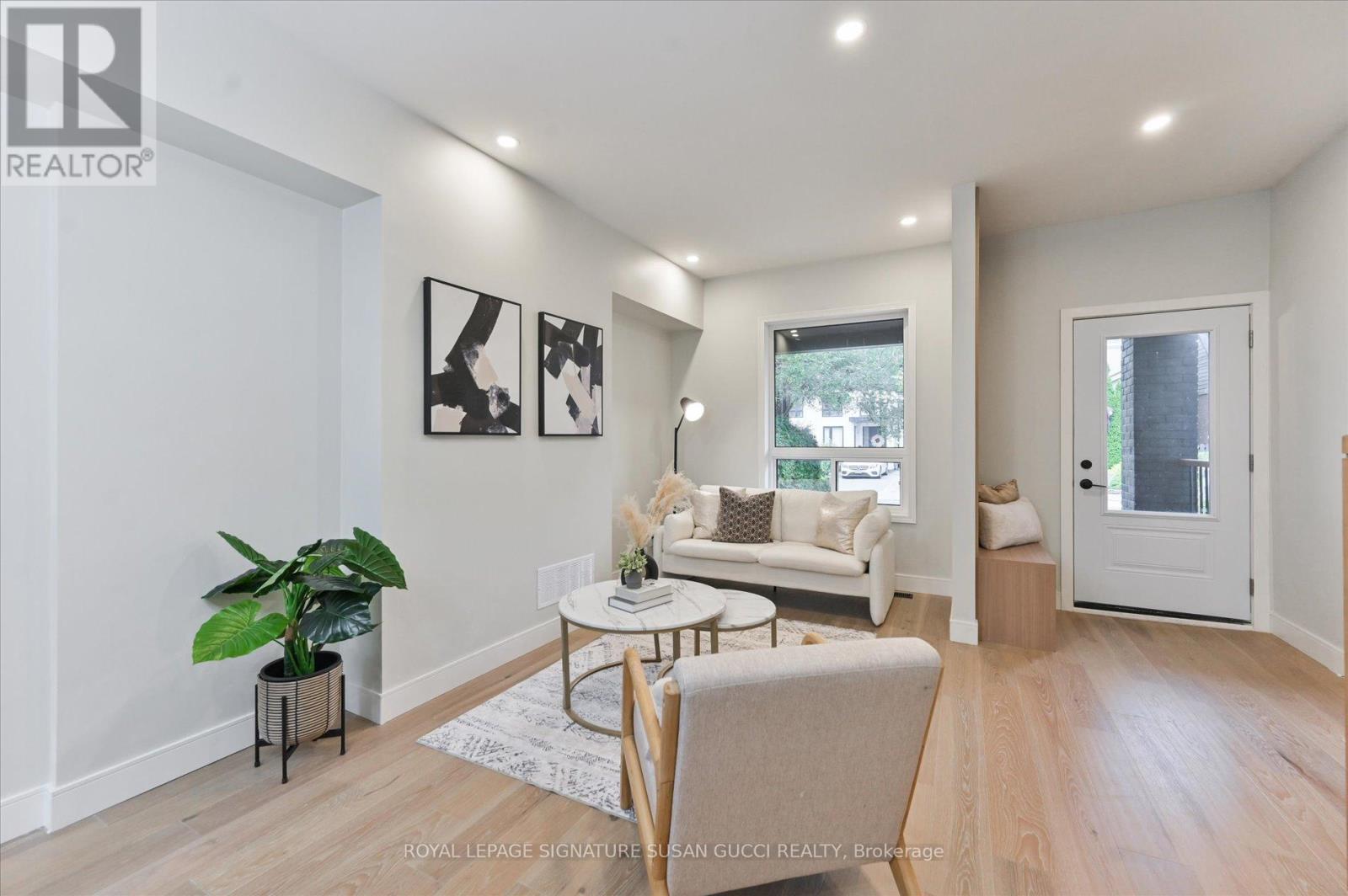 21 Frankdale Avenue, Toronto, Ontario  M4J 3Z8 - Photo 4 - E12488078