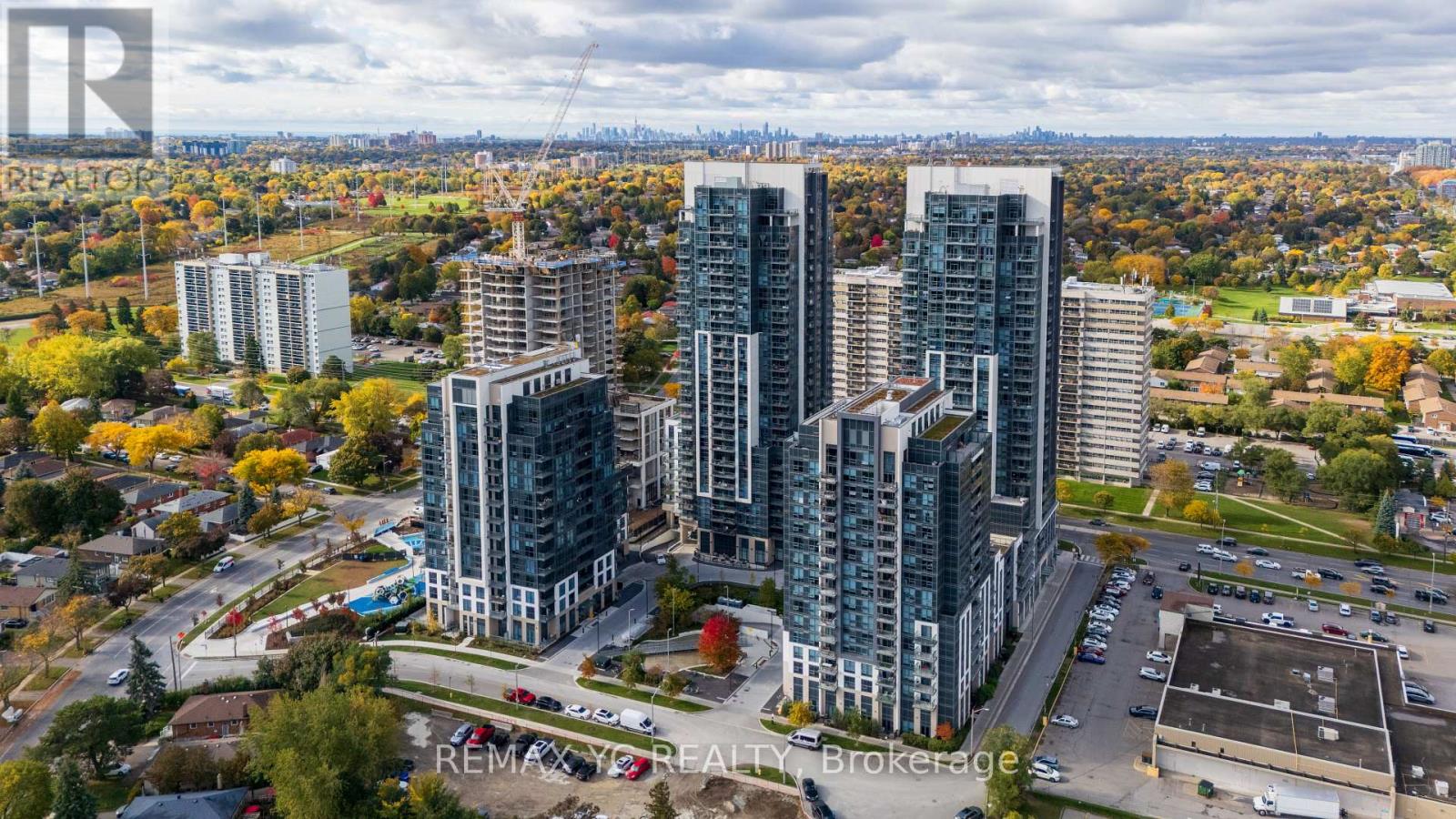 2208 - 30 Meadowglen Place, Toronto, Ontario  M1G 0A6 - Photo 1 - E12488146