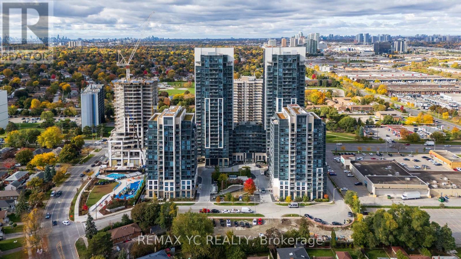 2208 - 30 Meadowglen Place, Toronto, Ontario  M1G 0A6 - Photo 2 - E12488146