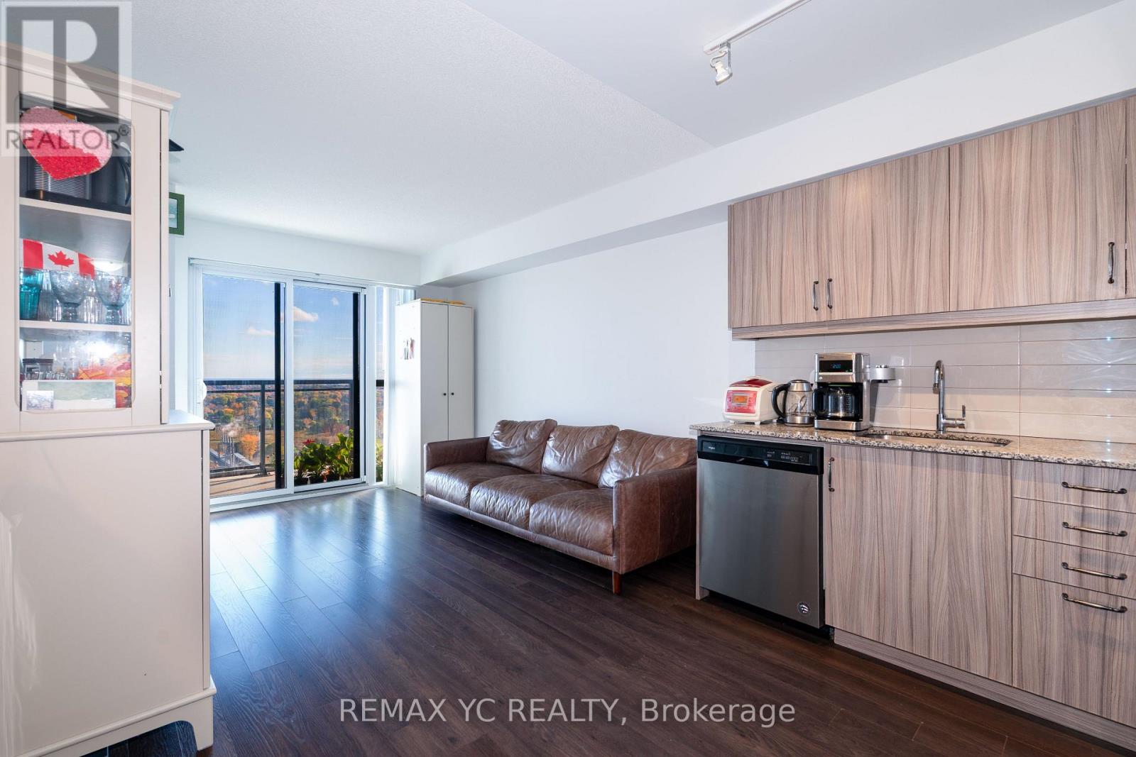 2208 - 30 Meadowglen Place, Toronto, Ontario  M1G 0A6 - Photo 3 - E12488146