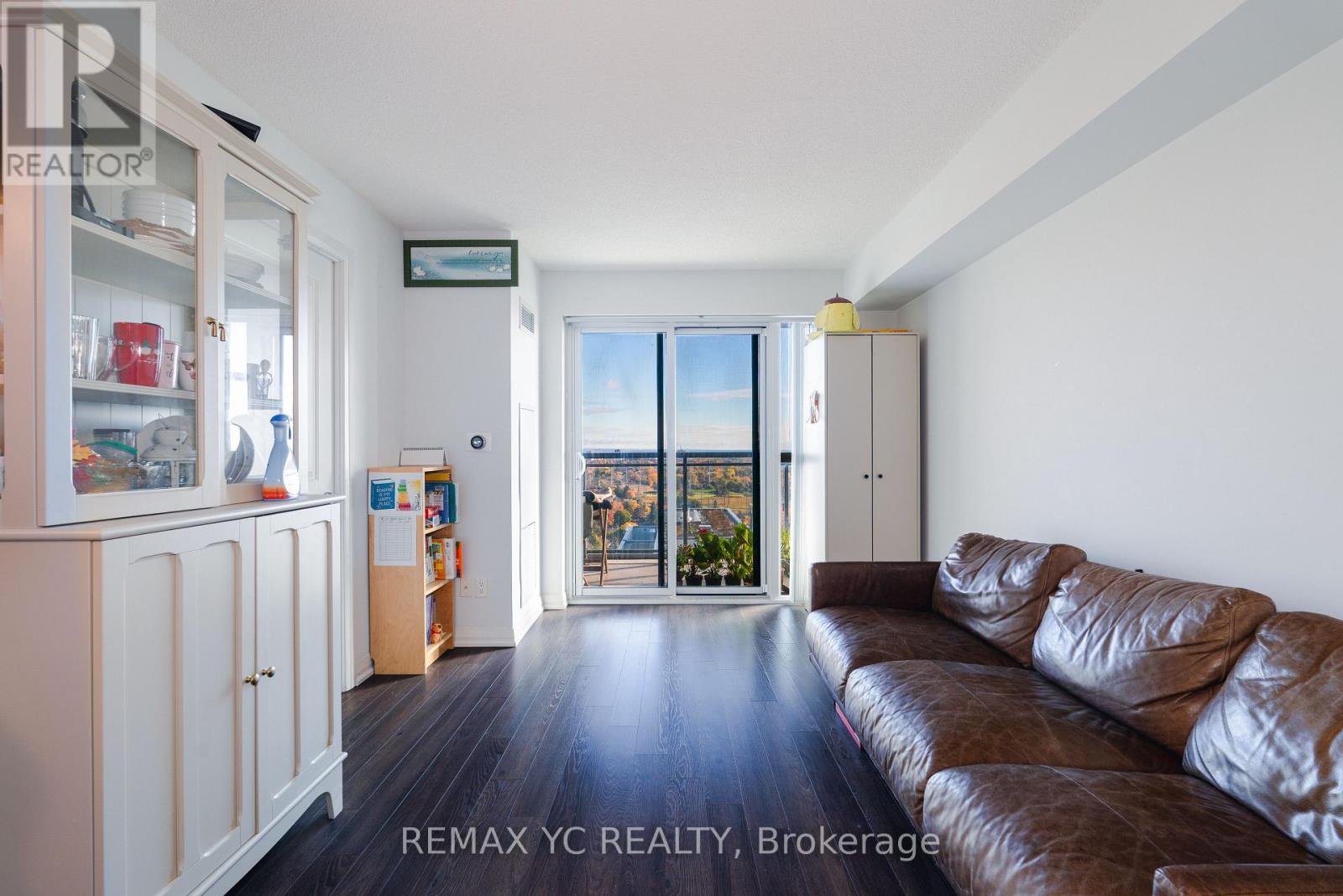 2208 - 30 Meadowglen Place, Toronto, Ontario  M1G 0A6 - Photo 4 - E12488146