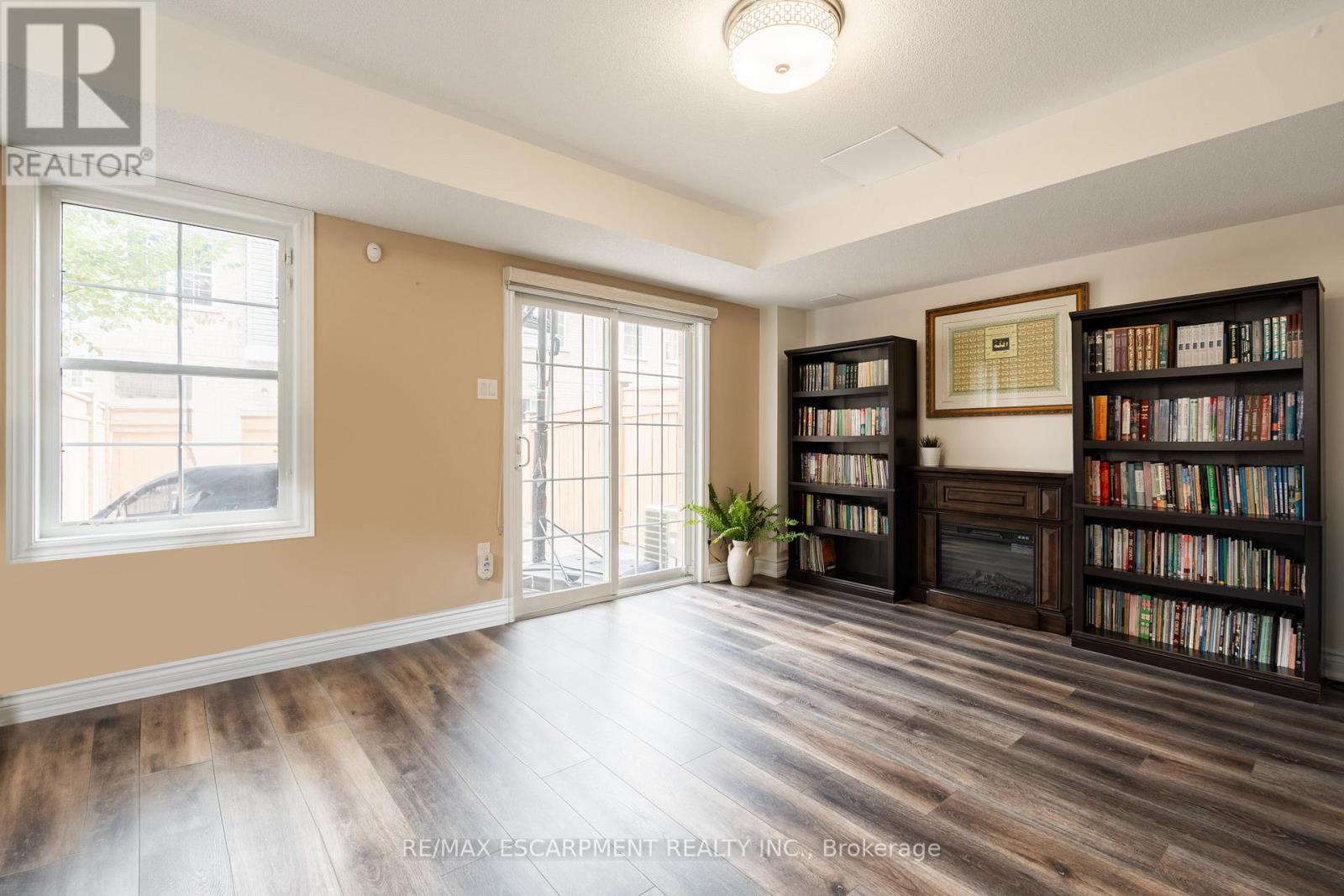 38 Archibald Mews, Toronto, Ontario  M1P 0A4 - Photo 4 - E12488214