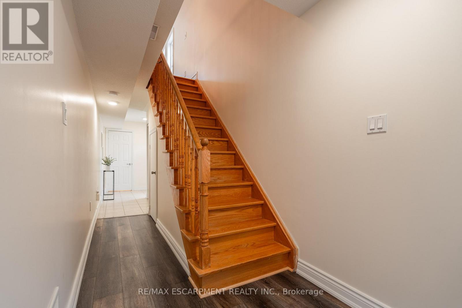 38 Archibald Mews, Toronto, Ontario  M1P 0A4 - Photo 5 - E12488214