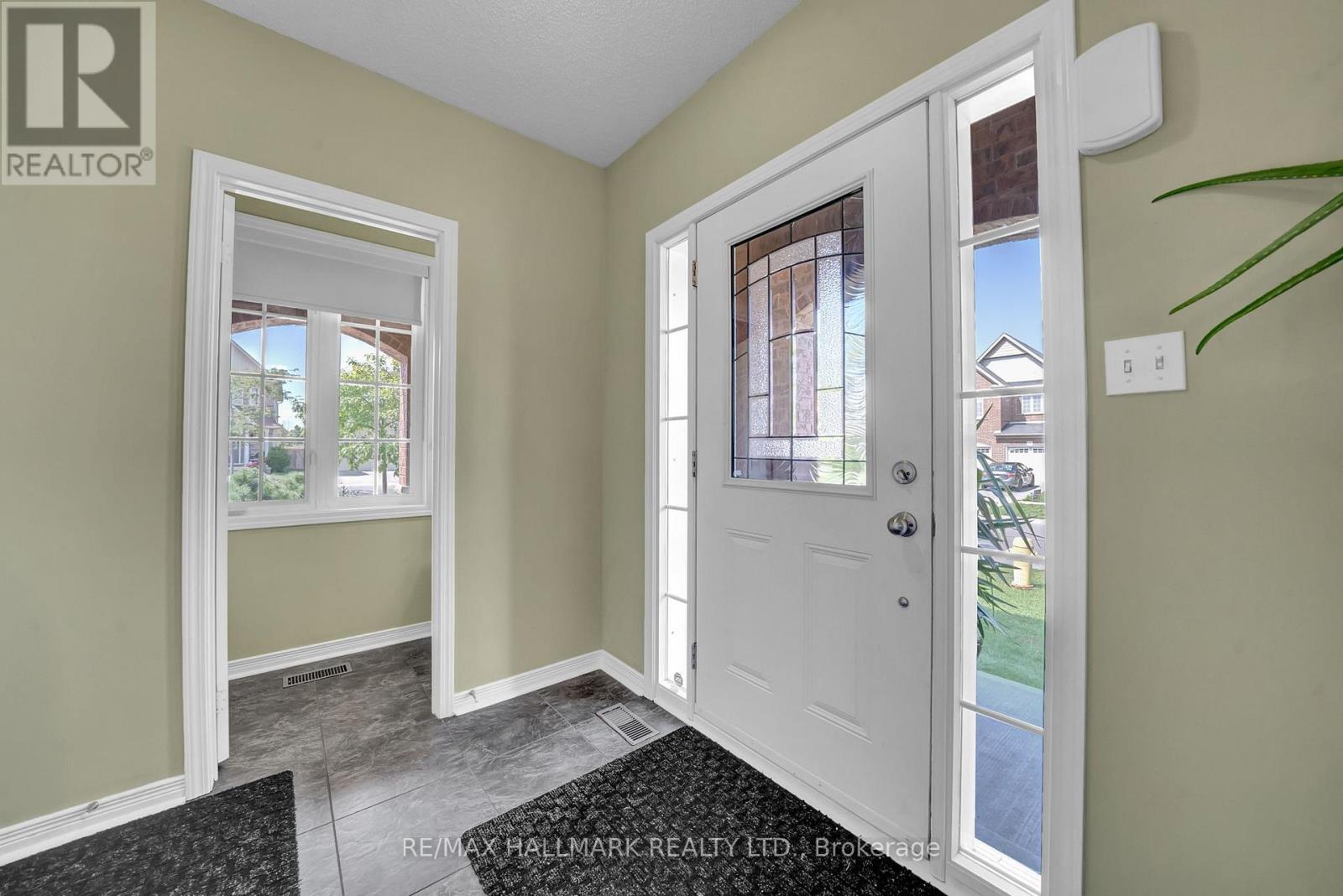 35 Westover Drive, Clarington, Ontario  L1C 0M7 - Photo 4 - E12488412