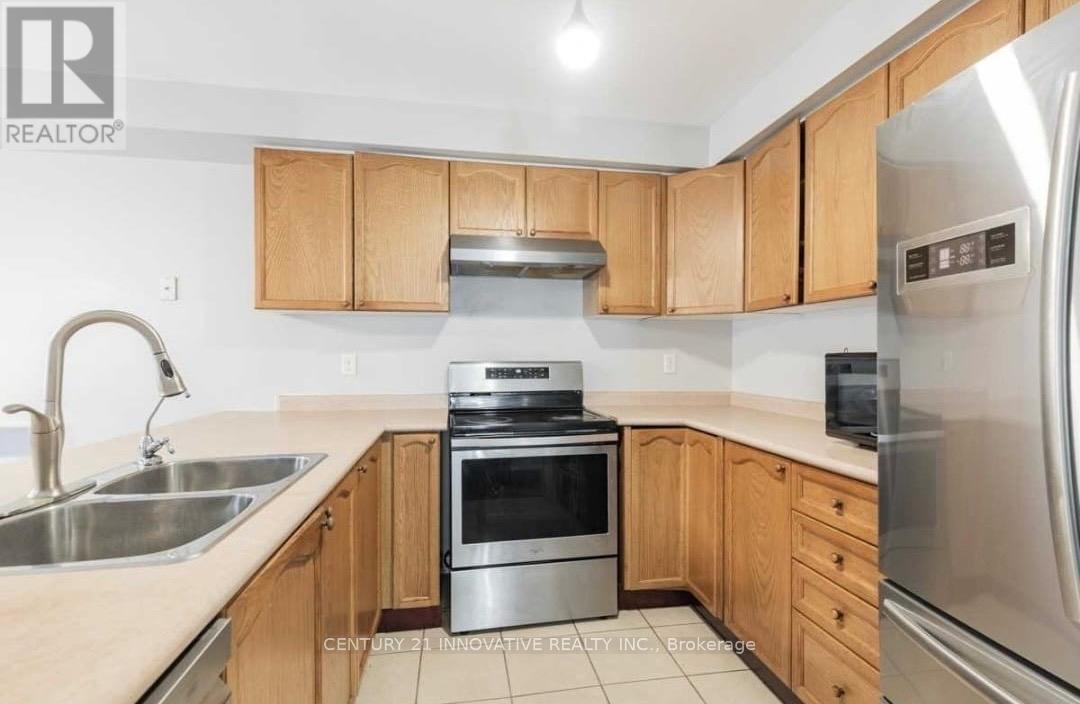 1640 Sarasota Crescent Crescent, Oshawa, Ontario  L1G 8E9 - Photo 2 - E12488484