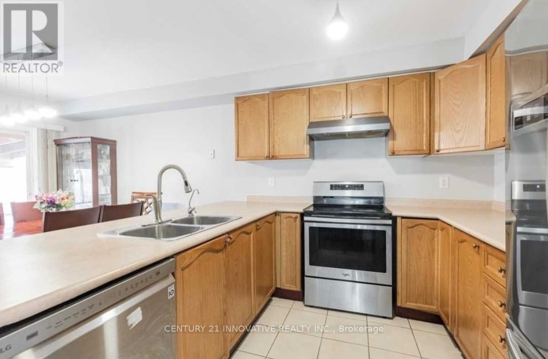 1640 Sarasota Crescent Crescent, Oshawa, Ontario  L1G 8E9 - Photo 3 - E12488484