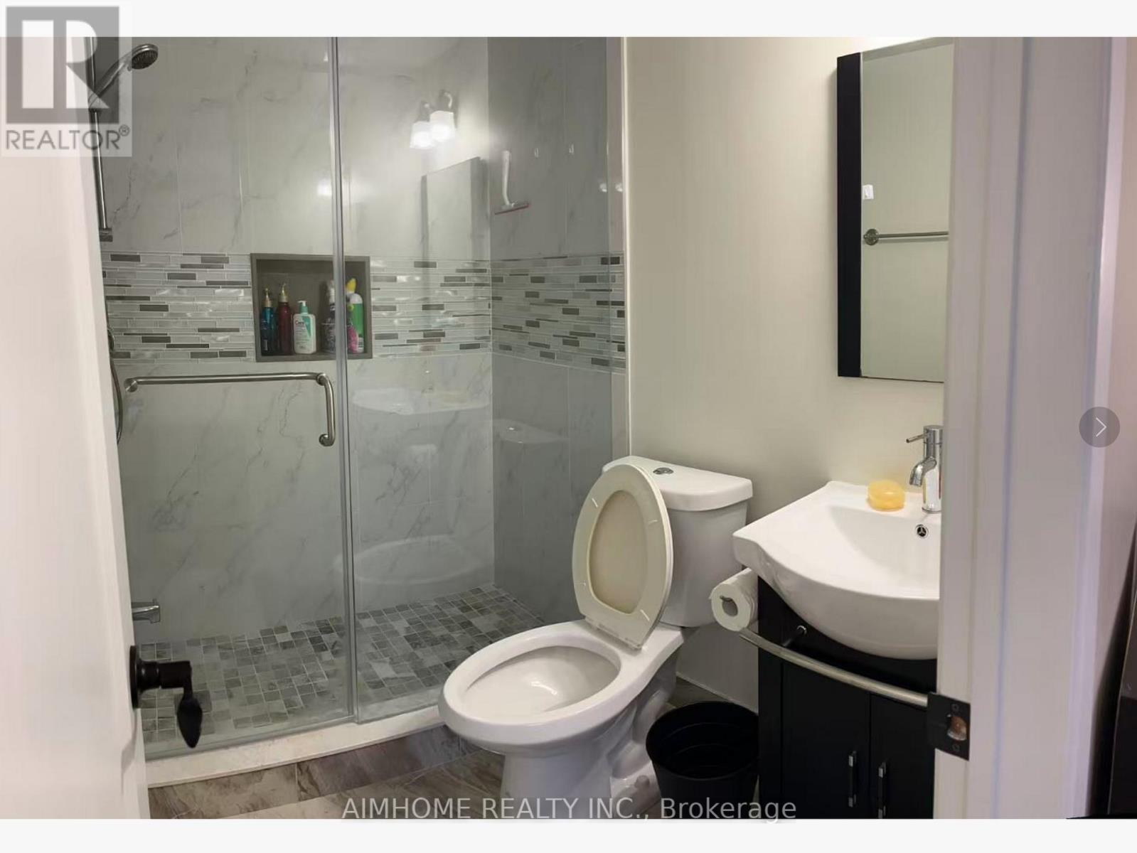 ROOM2 - 24 CARLINGWOOD COURT, Toronto, Ontario