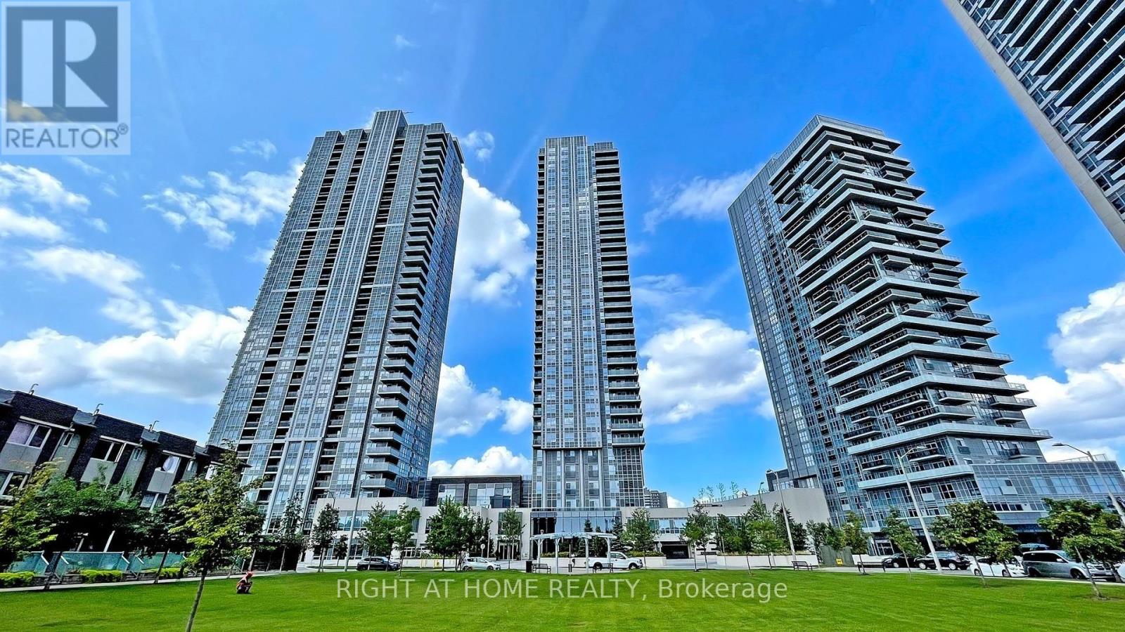 2503 - 255 VILLAGE GREEN SQUARE, Toronto, Ontario