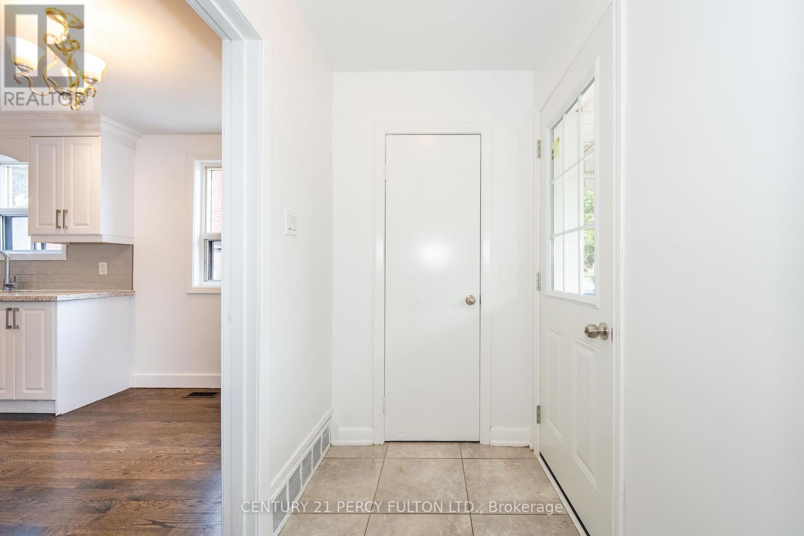 81 Maywood Parkway, Toronto, Ontario  M1K 2H3 - Photo 3 - E12488646