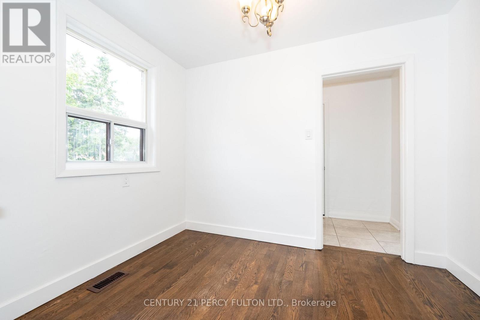 81 Maywood Parkway, Toronto, Ontario  M1K 2H3 - Photo 8 - E12488646