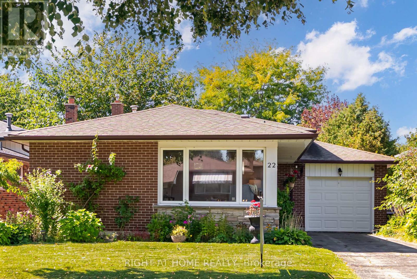 22 RAINIER SQUARE, Toronto, Ontario