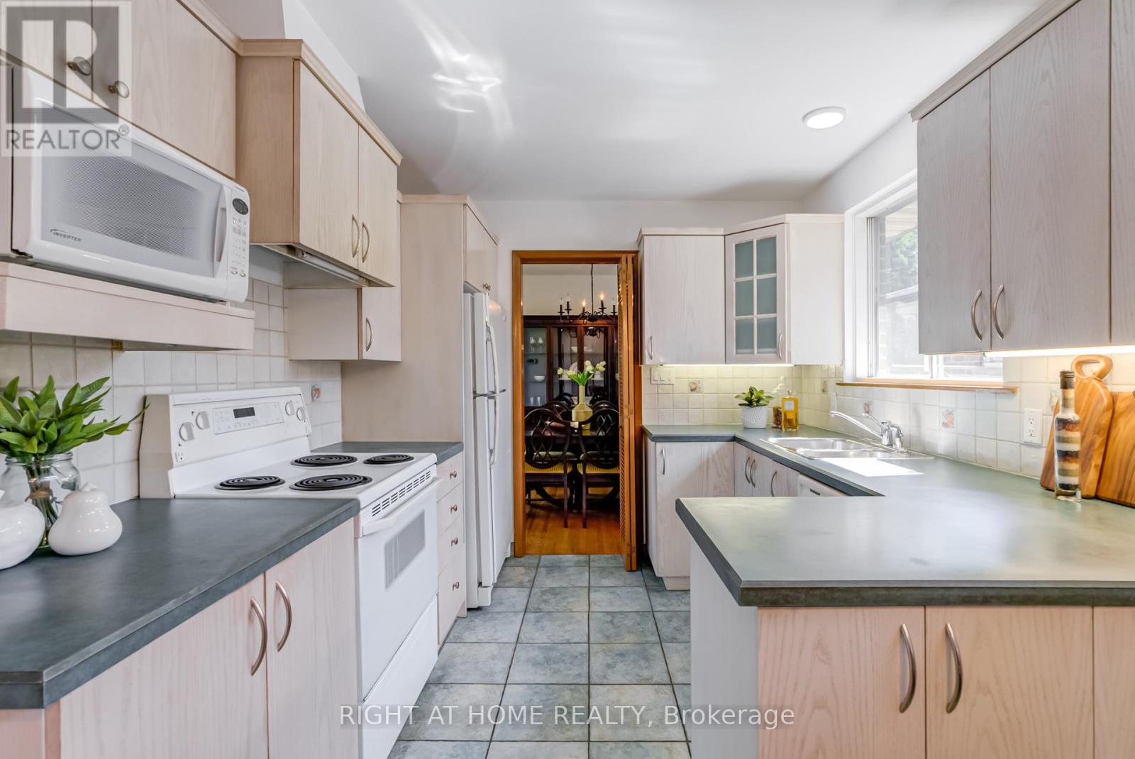 22 Rainier Square, Toronto, Ontario  M1T 2Z9 - Photo 10 - E12488662