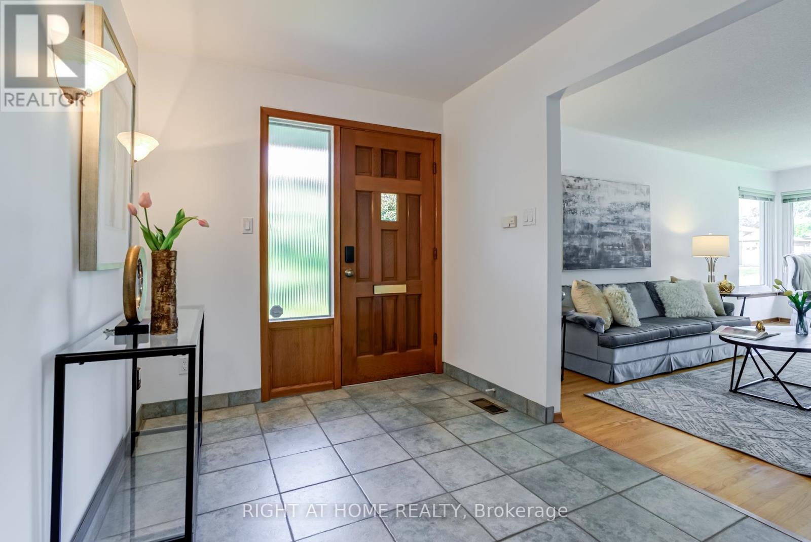 22 Rainier Square, Toronto, Ontario  M1T 2Z9 - Photo 3 - E12488662