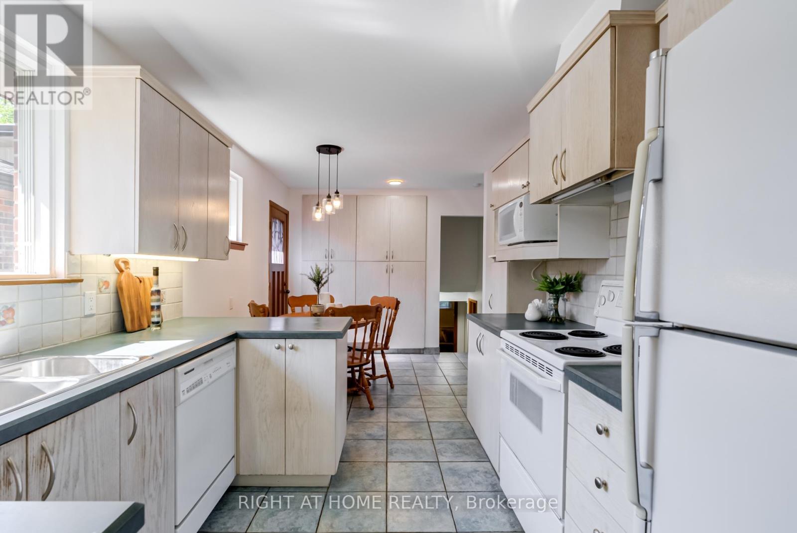 22 Rainier Square, Toronto, Ontario  M1T 2Z9 - Photo 9 - E12488662