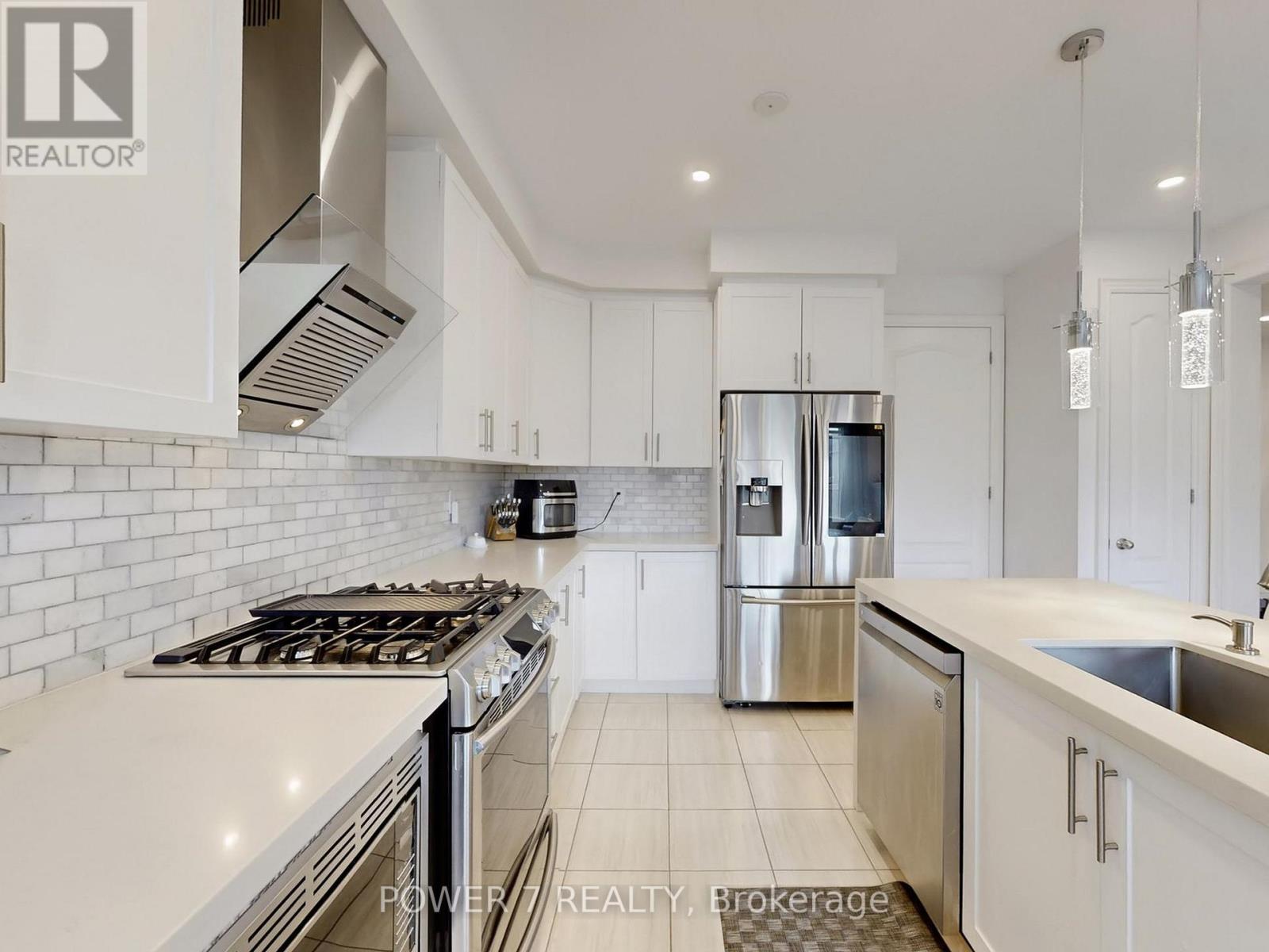 2417 Dress Circle Crescent, Oshawa, Ontario  L1L 0L9 - Photo 13 - E12488742