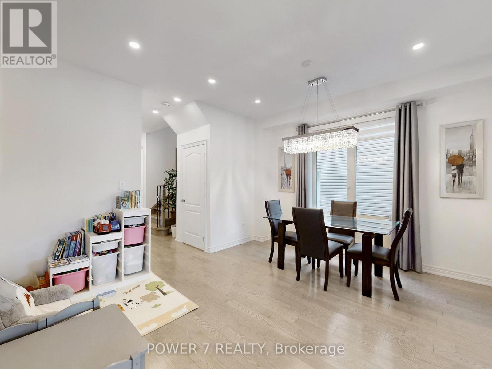 2417 Dress Circle Crescent, Oshawa, Ontario  L1L 0L9 - Photo 3 - E12488742