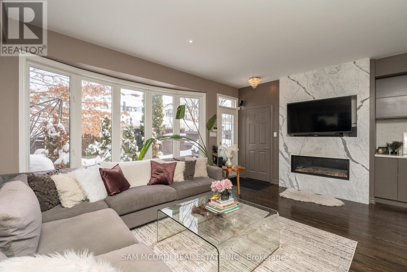 37 Winners Circle, Toronto, Ontario  M4L 3Y7 - Photo 11 - E12488798