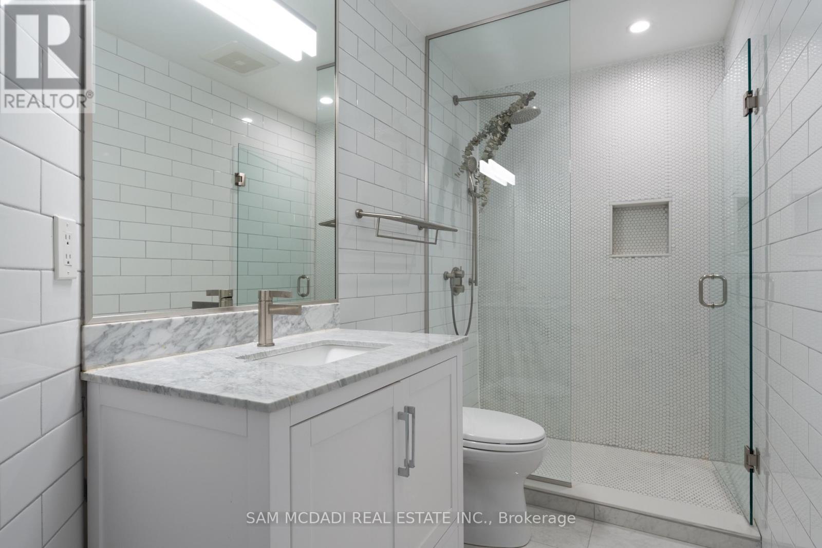 37 Winners Circle, Toronto, Ontario  M4L 3Y7 - Photo 25 - E12488798