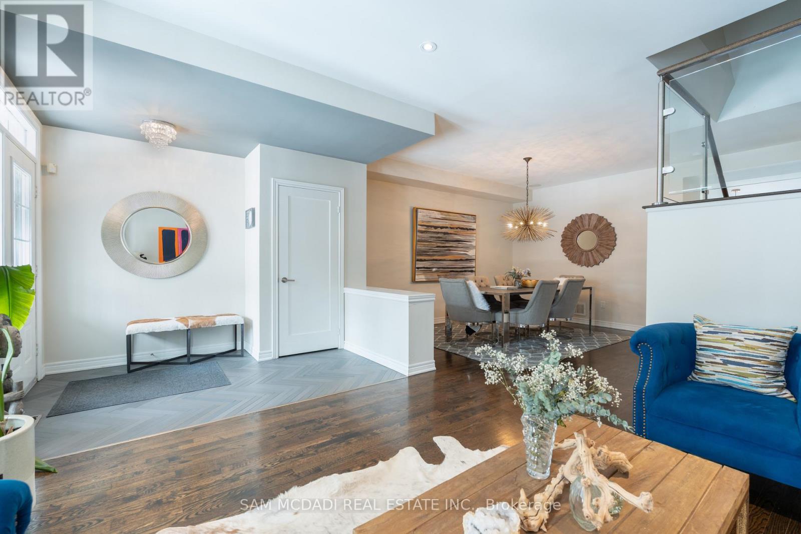 37 Winners Circle, Toronto, Ontario  M4L 3Y7 - Photo 3 - E12488798