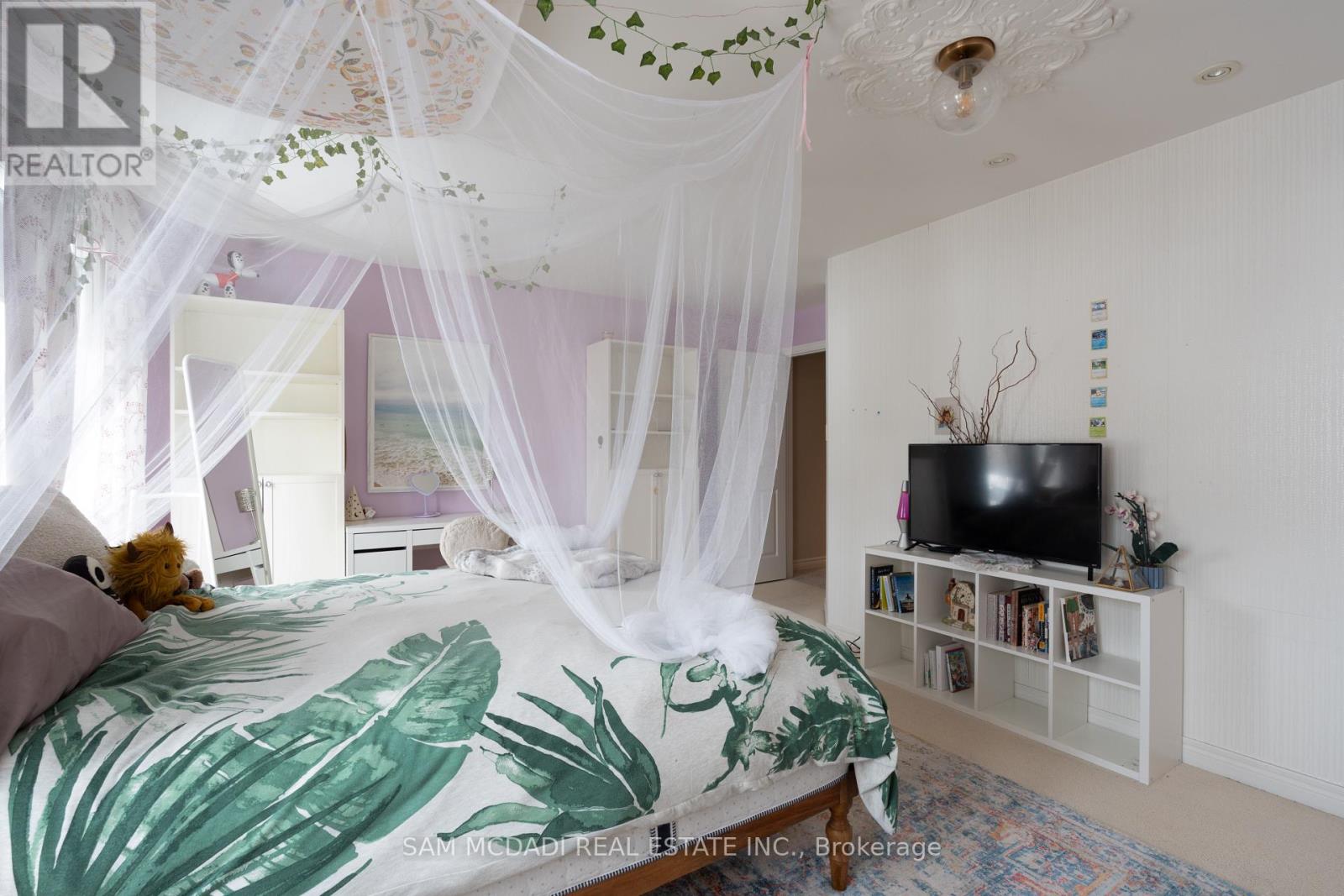 37 Winners Circle, Toronto, Ontario  M4L 3Y7 - Photo 30 - E12488798