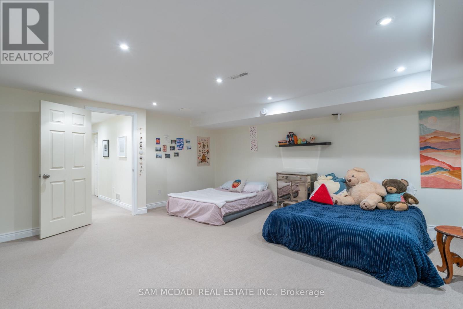 37 Winners Circle, Toronto, Ontario  M4L 3Y7 - Photo 32 - E12488798