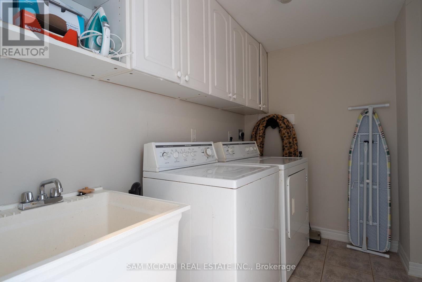 37 Winners Circle, Toronto, Ontario  M4L 3Y7 - Photo 33 - E12488798