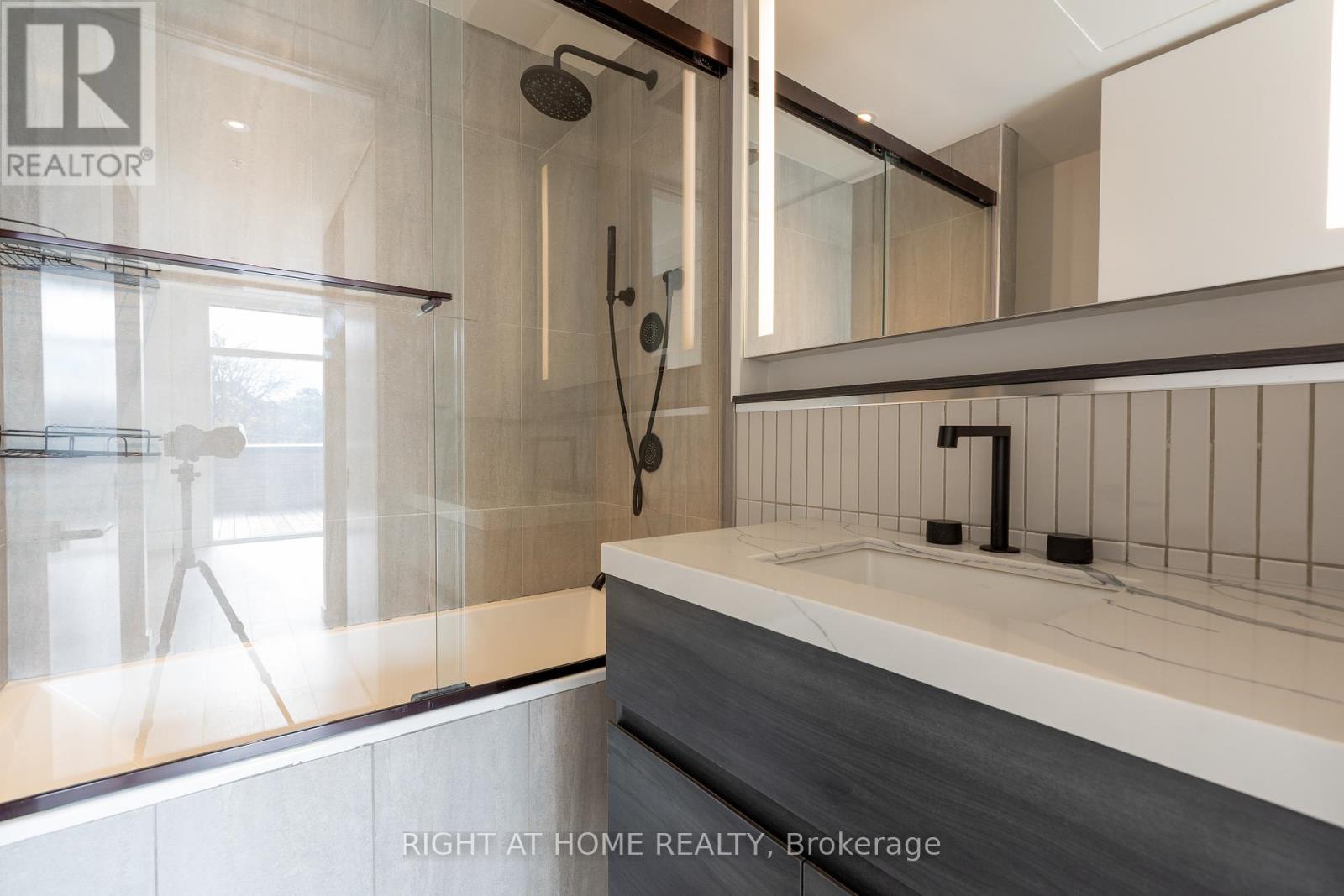 206 - 778 Queen Street E, Toronto, Ontario  M4M 1H4 - Photo 22 - E12488866