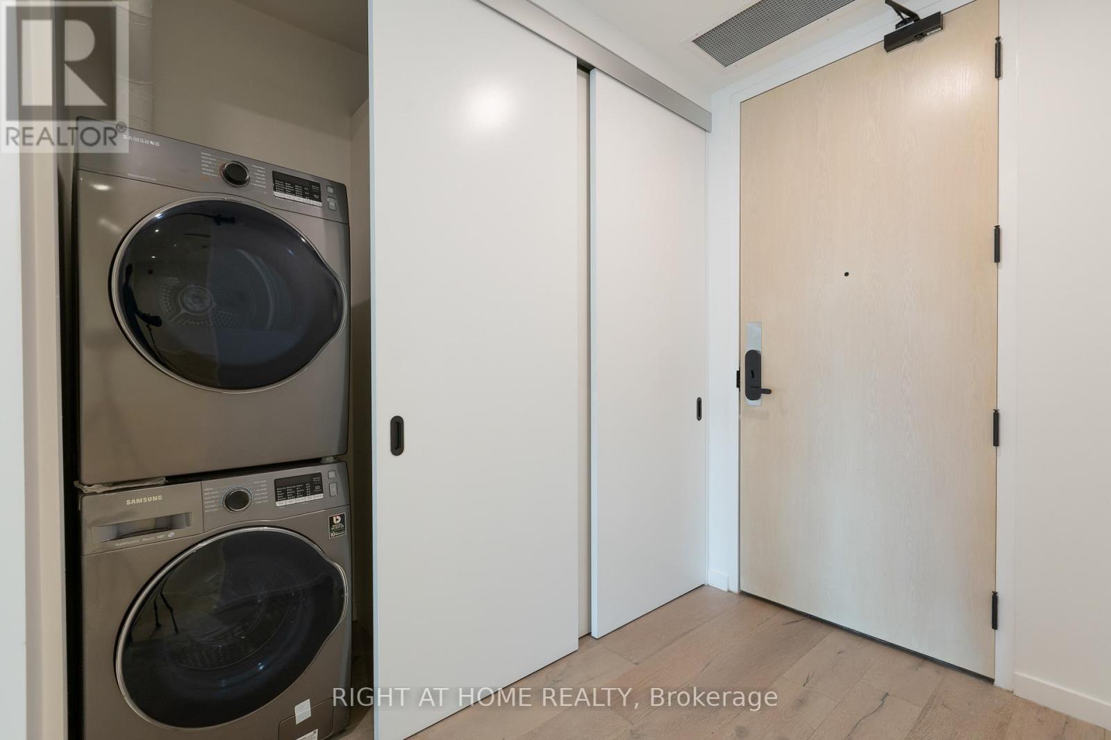 206 - 778 Queen Street E, Toronto, Ontario  M4M 1H4 - Photo 3 - E12488866