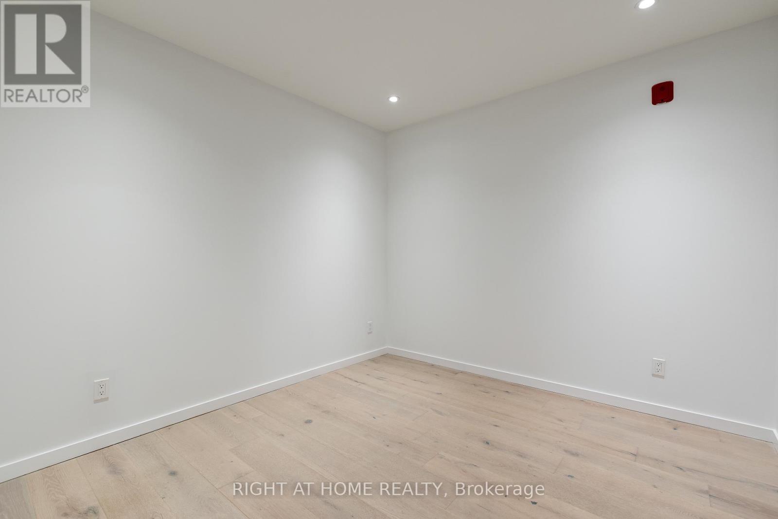 206 - 778 Queen Street E, Toronto, Ontario  M4M 1H4 - Photo 4 - E12488866