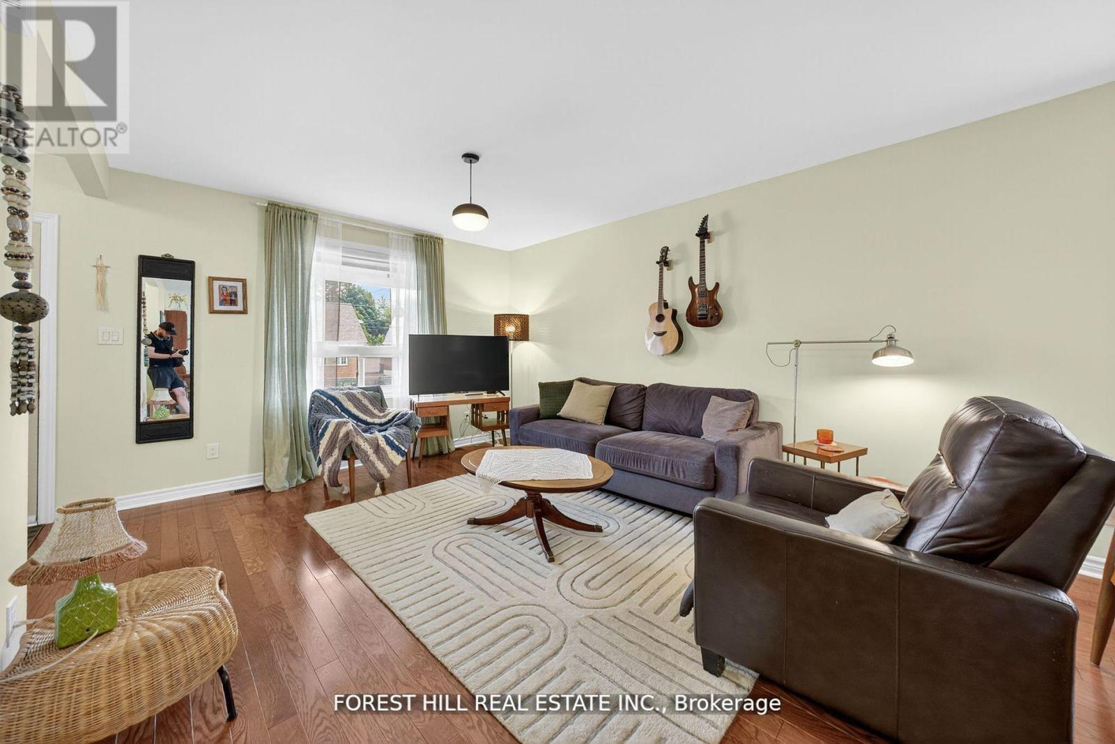 38 Scotia Avenue, Toronto, Ontario  M1L 4E6 - Photo 4 - E12488918