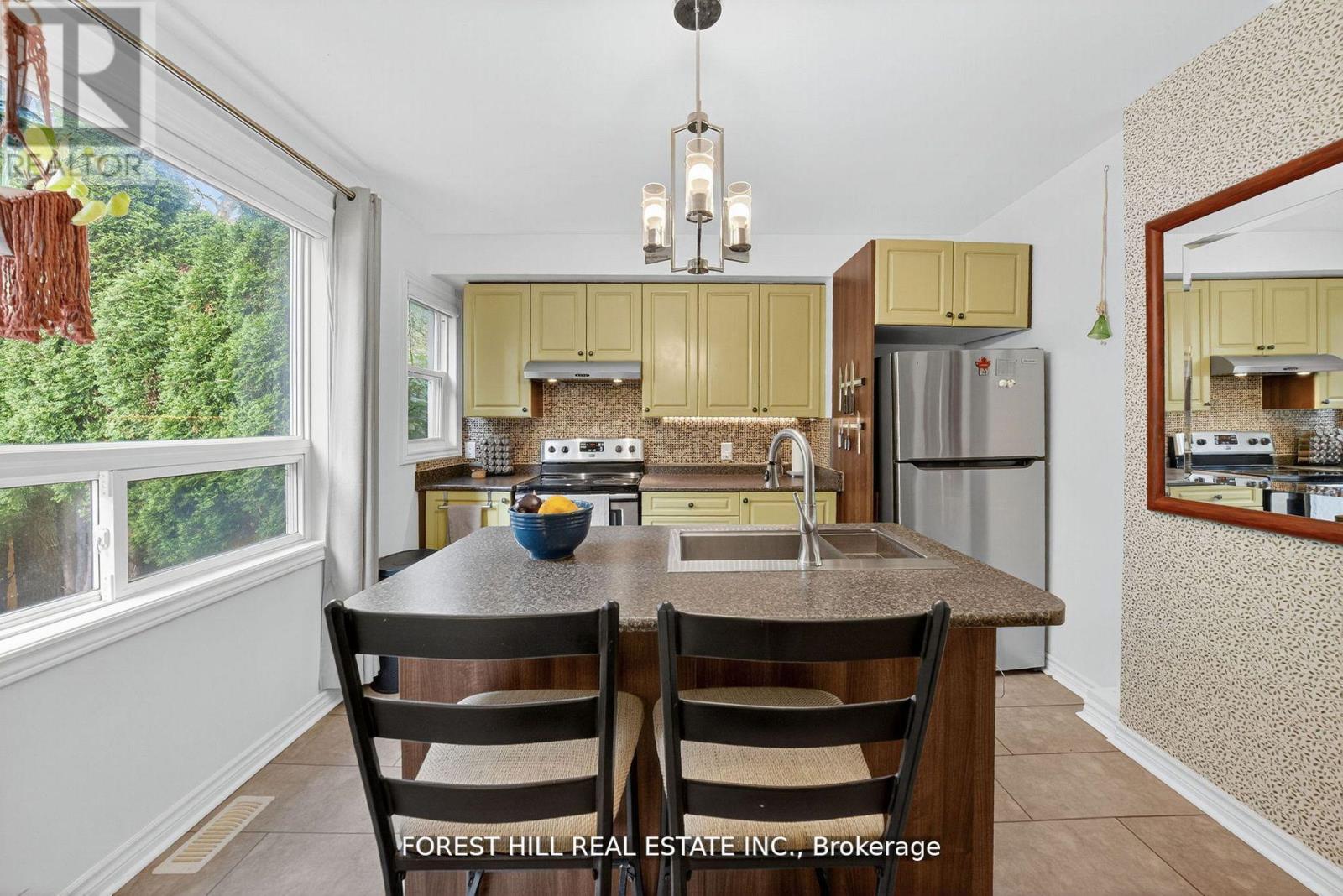 38 Scotia Avenue, Toronto, Ontario  M1L 4E6 - Photo 9 - E12488918