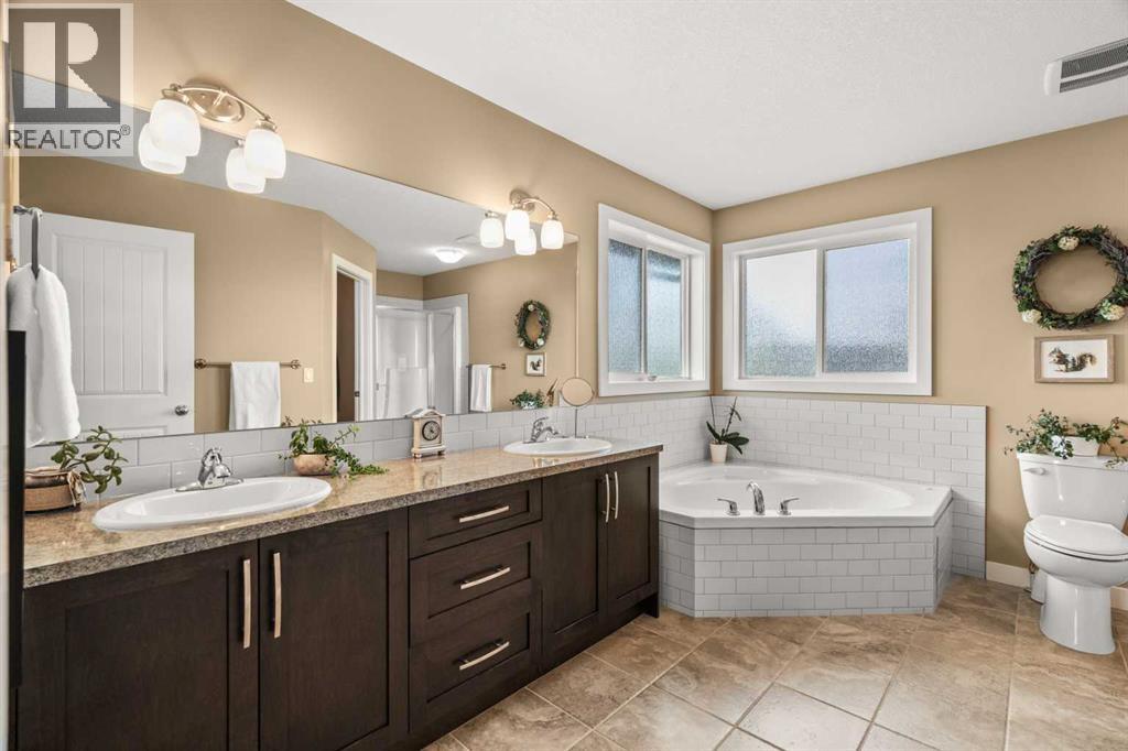 653 West Highland Crescent, Carstairs, Alberta  T0M 0N0 - Photo 34 - A2239470