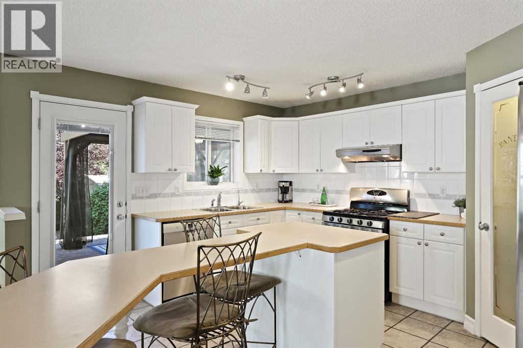 100 Lakeview Cove, Chestermere, Alberta  T1X 1E7 - Photo 13 - A2252642