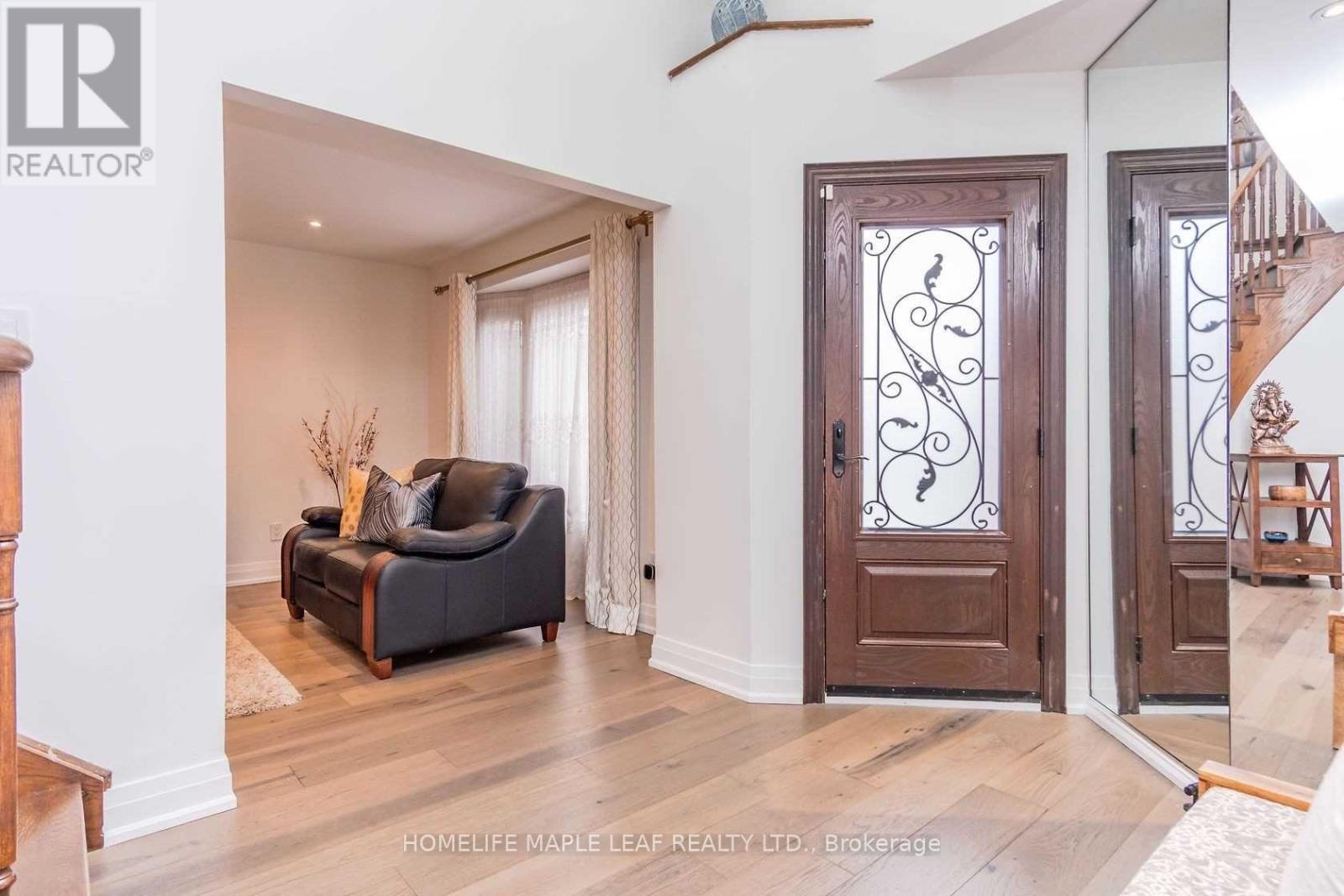 43 Donisi Avenue, Vaughan, Ontario  L4J 6G6 - Photo 3 - N12487842