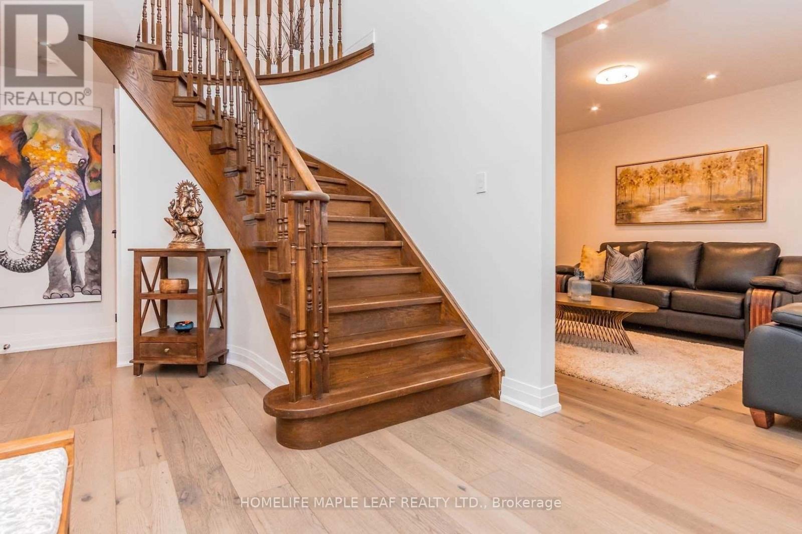 43 Donisi Avenue, Vaughan, Ontario  L4J 6G6 - Photo 4 - N12487842