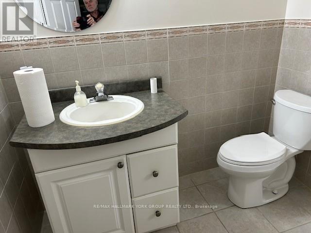 22 - 305 Industrial Parkway S, Aurora, Ontario  L4G 6X7 - Photo 5 - N12487932